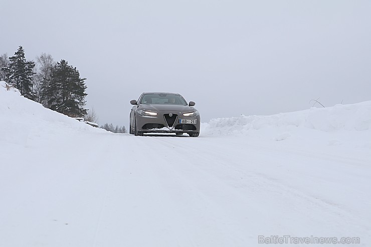 Travelnews.lv redakcija 3 dienas apceļo Vidzemi ar jauno Alfa Romeo Giulia 2.2 180 MJet AT Super 191133