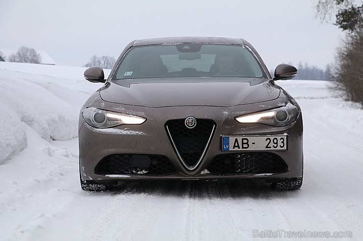 Travelnews.lv redakcija 3 dienas apceļo Vidzemi ar jauno Alfa Romeo Giulia 2.2 180 MJet AT Super 191135