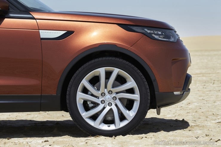 Jaunais Land Rover Discovery pieejams arī Latvijā 194733