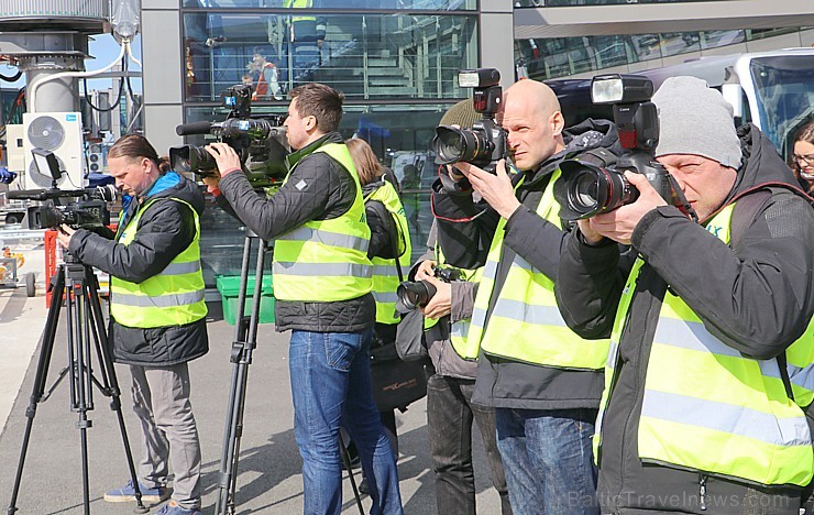 Starptautiskā lidosta «Rīga» sagaida 19.04.2017 pasažieri no Zviedrijas ar numuru 60 000 000 195551