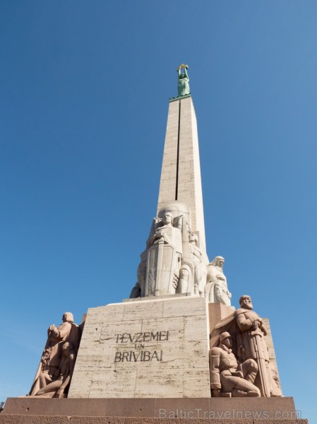 Hokeja fanu mājā Ķīpsalā aktīvi tiek atbalstīta Latvijas hokeja izlase 196532