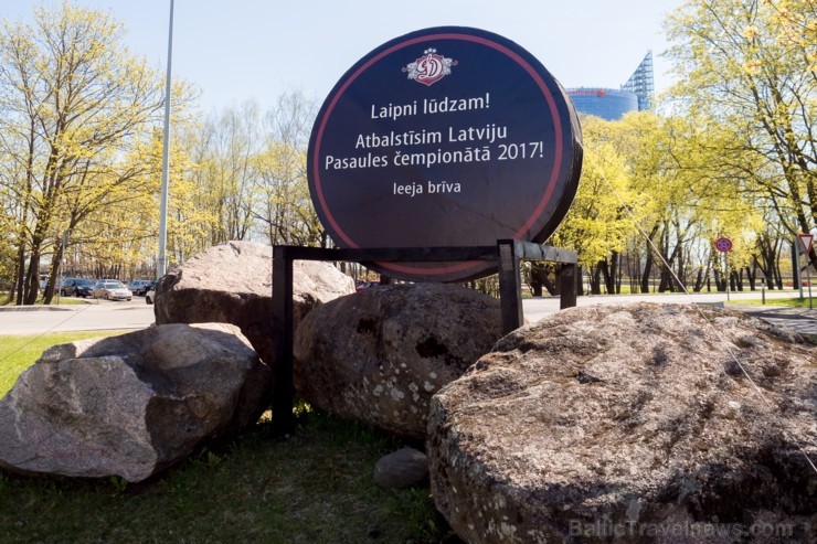 Hokeja fanu mājā Ķīpsalā aktīvi tiek atbalstīta Latvijas hokeja izlase 196541