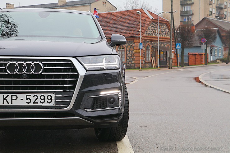 Travelnews.lv redakcija maija svētkos ar jauno un jaudīgo «Audi Q7 e-tron» apceļo Latgali 196849