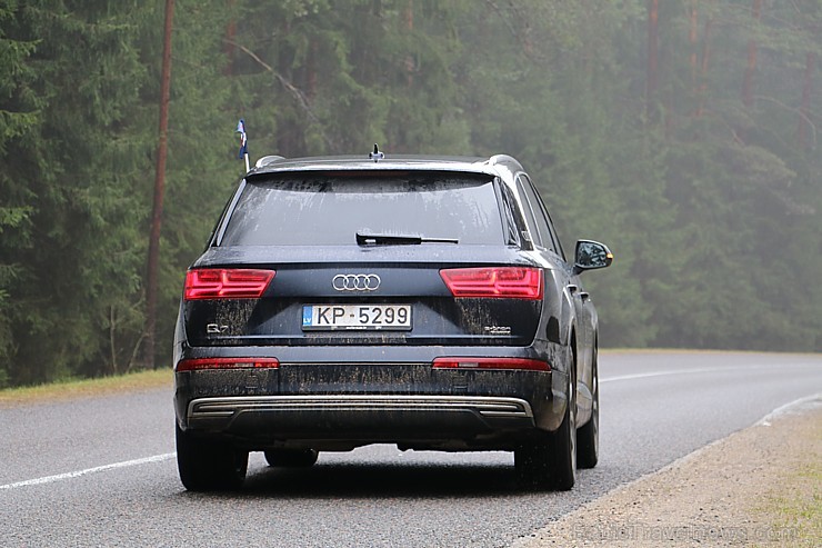 Travelnews.lv redakcija maija svētkos ar jauno un jaudīgo «Audi Q7 e-tron» apceļo Latgali 196852