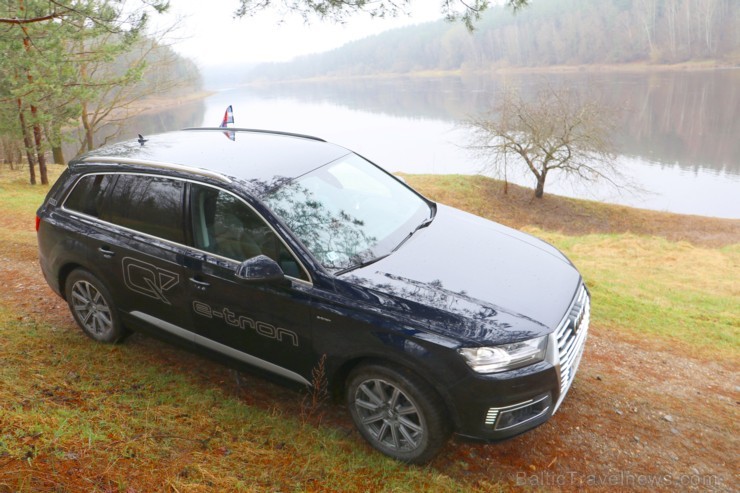 Travelnews.lv redakcija maija svētkos ar jauno un jaudīgo «Audi Q7 e-tron» apceļo Latgali 196867