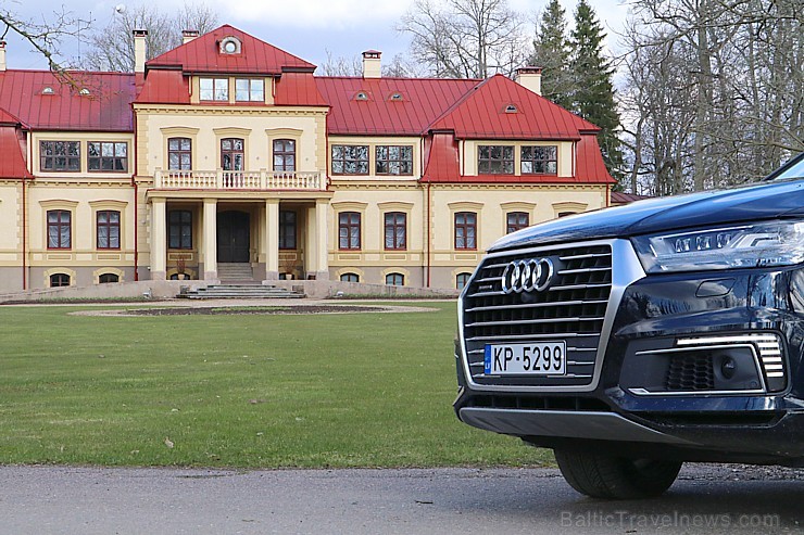 Travelnews.lv ar jauno «Audi Q7 e-tron» apceļo Vidzemi un atpūšas Dikļu pilī 196960