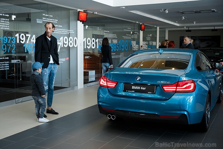 Rīgā 11.05.2017 svinīgā atmosfērā durvis ir vēris Baltijā lielākais BMW auto centrs 197135