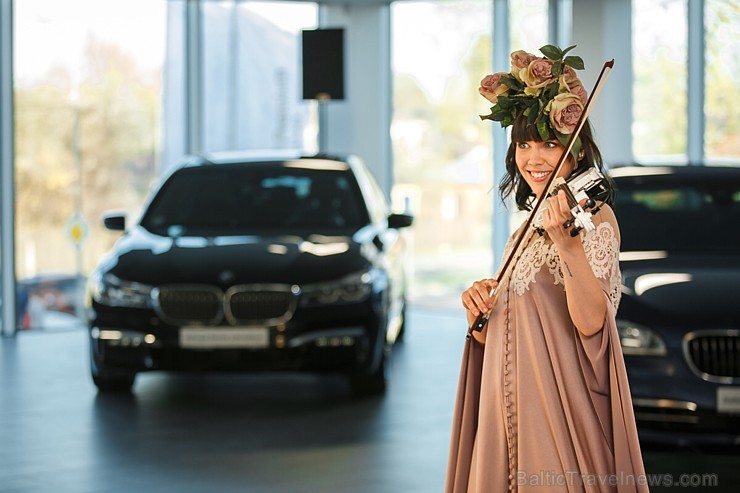 Rīgā 11.05.2017 svinīgā atmosfērā durvis ir vēris Baltijā lielākais BMW auto centrs 197144