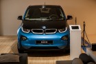 Rīgā 11.05.2017 svinīgā atmosfērā durvis ir vēris Baltijā lielākais BMW auto centrs 29