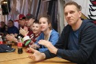 Hokeja fanu telts Pārdaugavā pie «Islande Hotel» sit augstu vilni Latvijas spēlēs 5