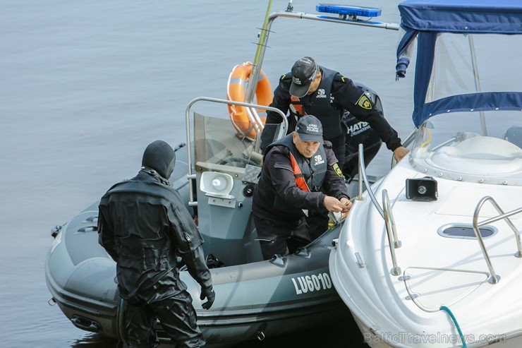 Rīgas pašvaldības policija atrāda gatavību 2017.gada peldsezonai 197601