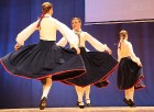 Ogres bērnu un jauniešu deju studija «Pīlādzītis» dejo pavasara koncertā 23