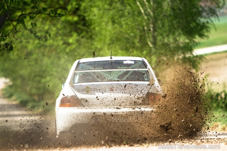 Talsu rallijā «putekļi pa gaisu», uzvarētājus šķir tikai 0,74 sekundes |
Foto autors: Gatis Smudzis 197972