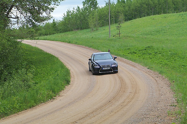 Travelnews.lv redakcija ar jauno «Lexus IS300H» apceļo Latgali un 4 dienās nobrauc 1000 km garu maršrutu 199064