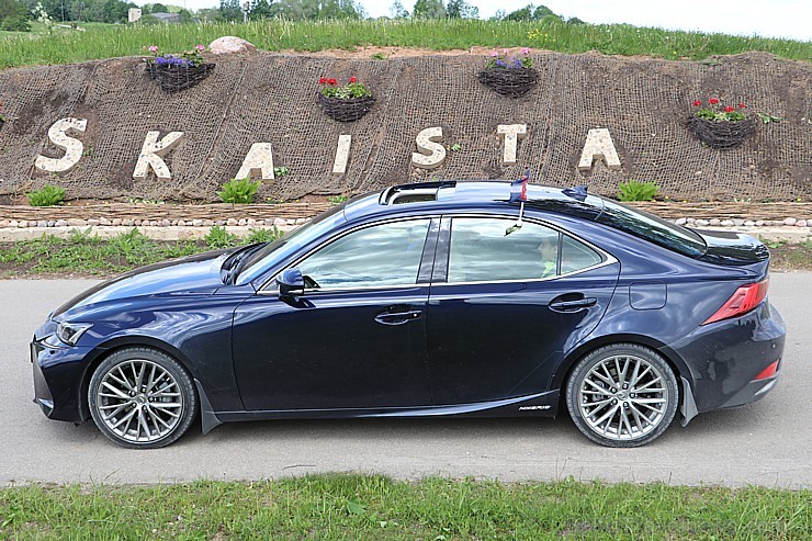 Travelnews.lv redakcija ar jauno «Lexus IS300H» apceļo Latgali un 4 dienās nobrauc 1000 km garu maršrutu 199138