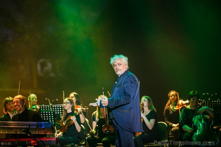 Aizvadīti trīs komponista un pianista Ulda Marhileviča mūzikas Jubilejas autorkoncerti 199191