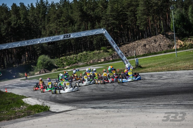 Rīgā «Rotax Nordic Challenge» spēkus mērījuši sporta kartingi 199268