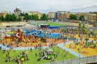 Ar ziepju burbuļu salūtu Rīgā atklāj Centra sporta kvartāla rotaļu laukumu 30