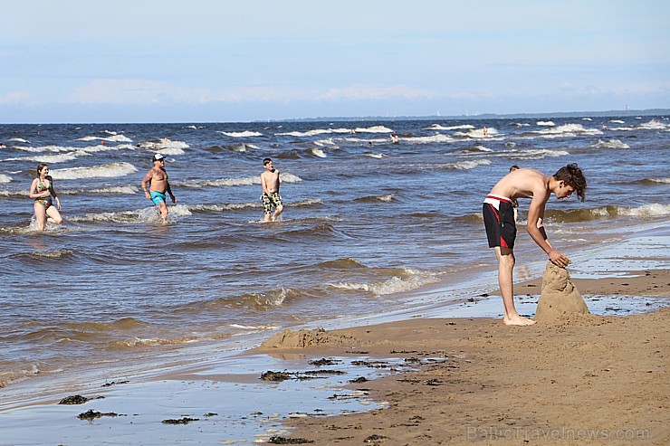 Jūrmala piesaka garšīgu pludmales sezonu no «36Line» līdz «Orizzonte» 200433