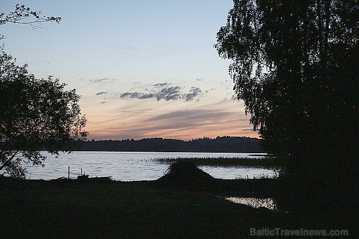 Pie Sivera ezera Latgalē latgalieši svin Jāņus un Līgas ar alu un sieru 200736