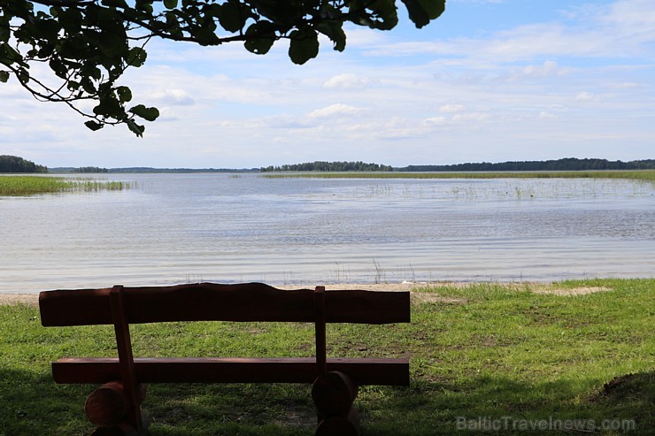 Pie Sivera ezera Latgalē latgalieši svin Jāņus un Līgas ar alu un sieru 200750