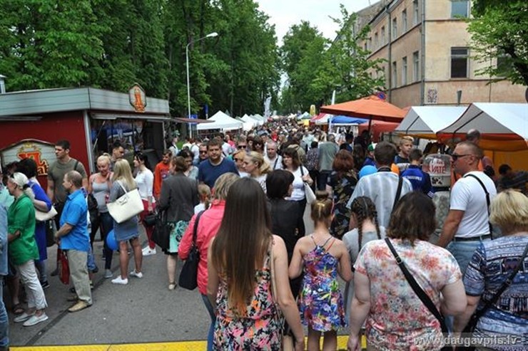 Daugavpilī  krāšņi un daudzveidīgi aizvadīti pilsētas svētki 200899