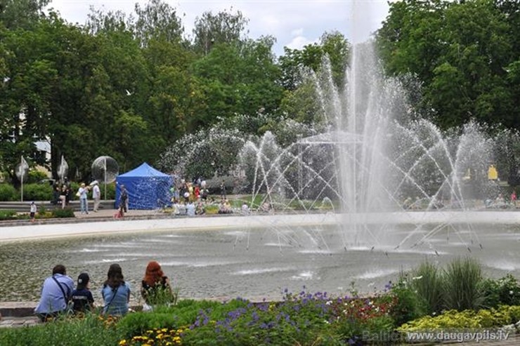 Daugavpilī  krāšņi un daudzveidīgi aizvadīti pilsētas svētki 200902