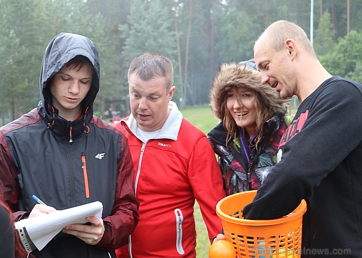 Latvijas Viesnīcu un restorānu asociācija pierāda izturību sporta spēlēs 201189