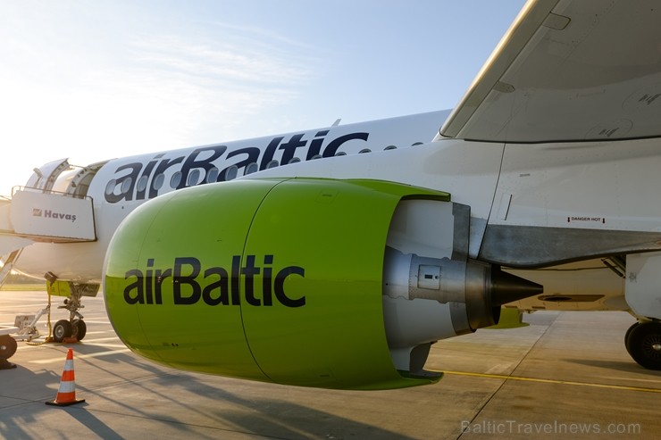 Lidosta «Rīga» un «Airbaltic» medijiem atrāda savu infrastruktūru un gaisa floti 202199
