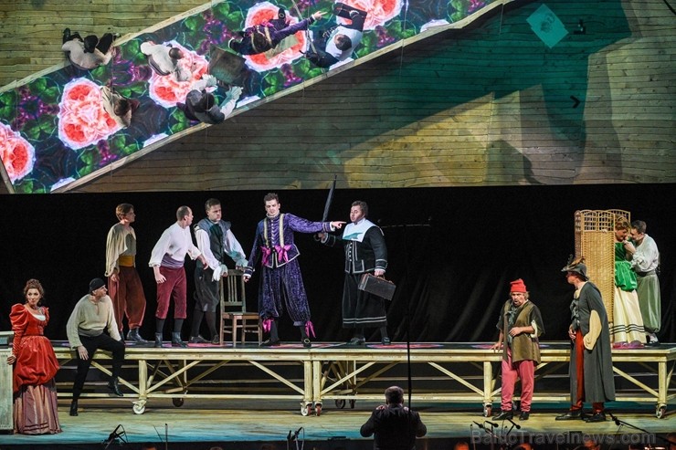 Siguldas 
opermūzikas svētkos noticis operas «Falstafs» brīvdabas oriģināliestudējums 203550