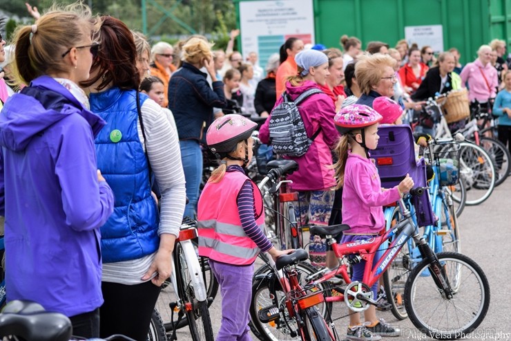 Grobiņā atraktīvi aizvadīts velotūrisma pasākums «Grobiņas Velobānis» 204092