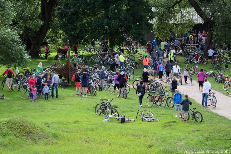 Grobiņā atraktīvi aizvadīts velotūrisma pasākums «Grobiņas Velobānis» 204093