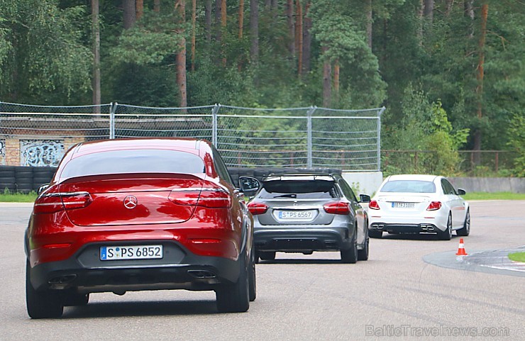 Travelnews.lv 16.08.2017 Biķerniekos joņo ar «Mercedes-Benz Star Experience» pasākuma vāģiem 204571