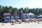 Jūrmalas atpūtnieki un viesi pludmalē ķer pēdējās siltās augusta dienas 23