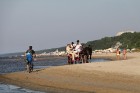 Jūrmalas atpūtnieki un viesi pludmalē ķer pēdējās siltās augusta dienas 54
