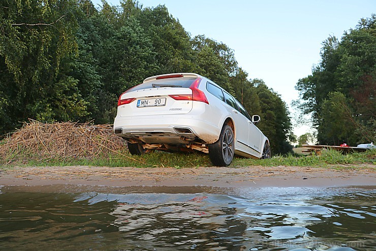 Travelnews.lv ar jauno Volvo V90 Cross Country apceļo Latgali 205439