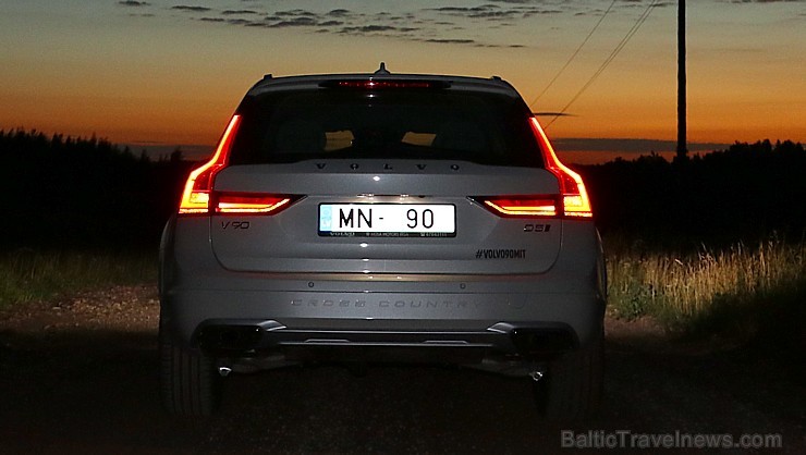 Travelnews.lv ar jauno Volvo V90 Cross Country apceļo Latgali 205495