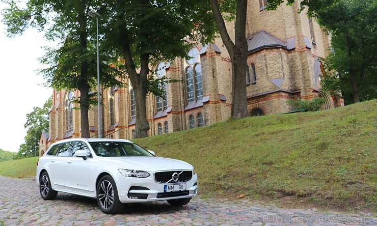 Travelnews.lv ar jauno Volvo V90 Cross Country apceļo Latgali 205509