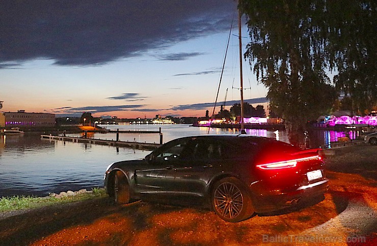 Travelnews.lv ar jauno Porsche Panamera dodas uz «Liepupes muižu» 205770