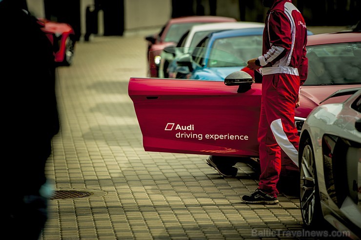 Audi izvēlas Rīgu, lai starptautiskai publikai un rīdziniekiem demonstrētu jaudīgākos vāģus 205810