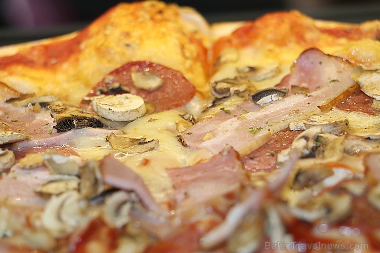 Mēbeļu namā tiek atklāta picēriju tīkla «Pica Lulū» jaunā ēstuve 205999