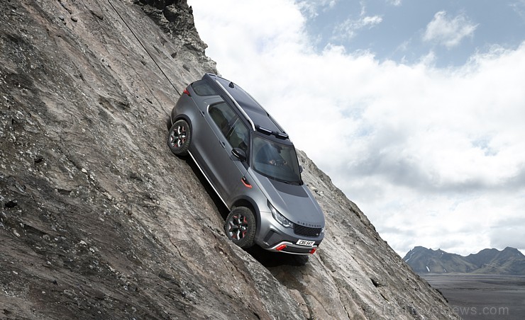 Land Rover Discovery SVX ir īpaši piemērots apvidus cienītājiem un ceļotājiem 207049