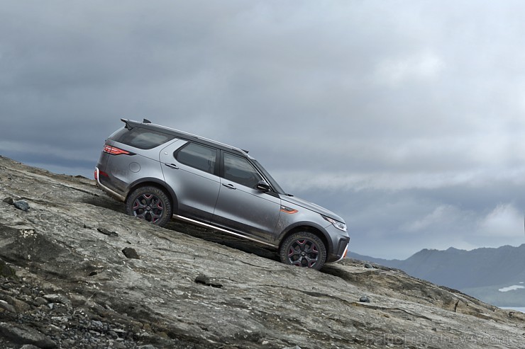 Land Rover Discovery SVX ir īpaši piemērots apvidus cienītājiem un ceļotājiem 207052