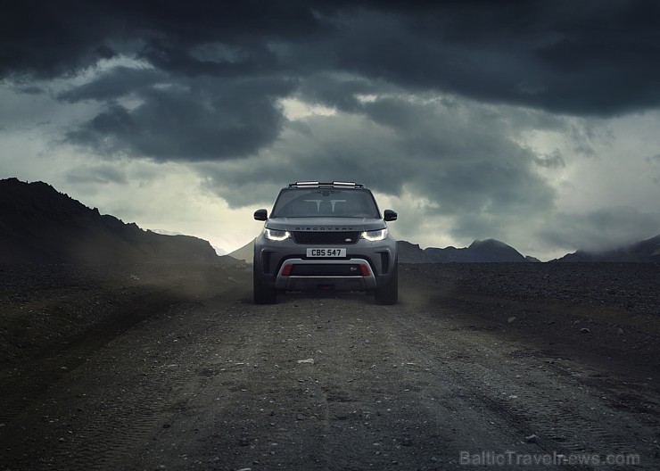 Land Rover Discovery SVX ir īpaši piemērots apvidus cienītājiem un ceļotājiem 207053