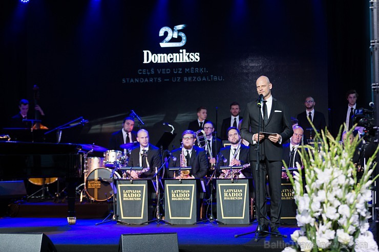 «Domenikss» prezentē «Mercedes-Benz» zīmolu ar 25 gadu jubilejas svinībām 207861