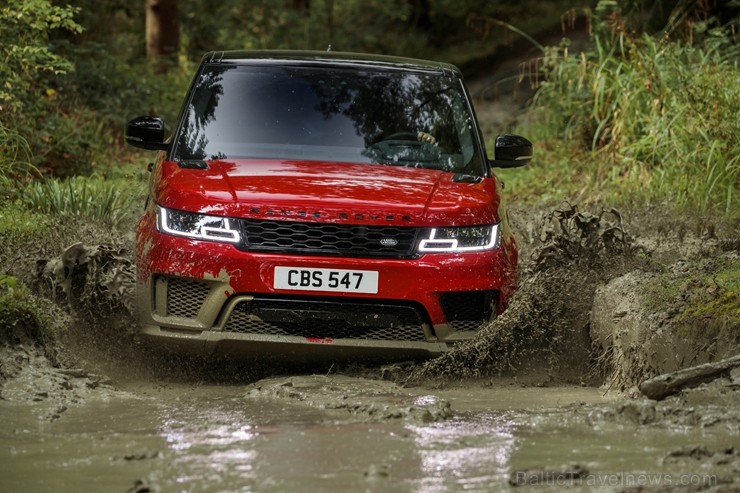 Daudzi autoceļotāji ir pamanījuši jauno Range Rover Sport 208305