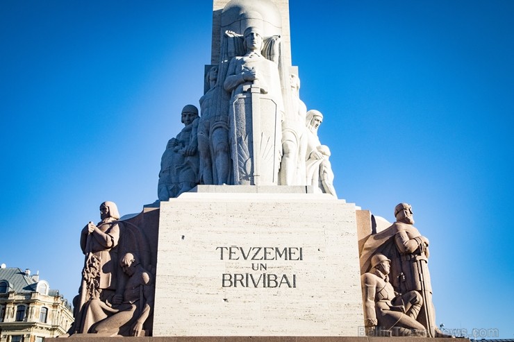 Rīgā svinīgi atklāts restaurētais Brīvības piemineklis 209214