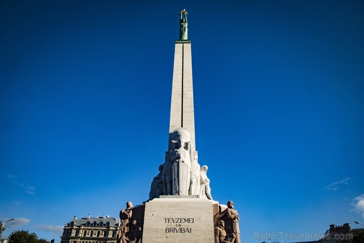 Rīgā svinīgi atklāts restaurētais Brīvības piemineklis 209216