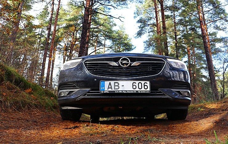 Travelnews.lv apceļo rudenīgo Latviju ar jauno, ekonomisko un ietilpīgo Opel Insignia Sport Tourer 209999