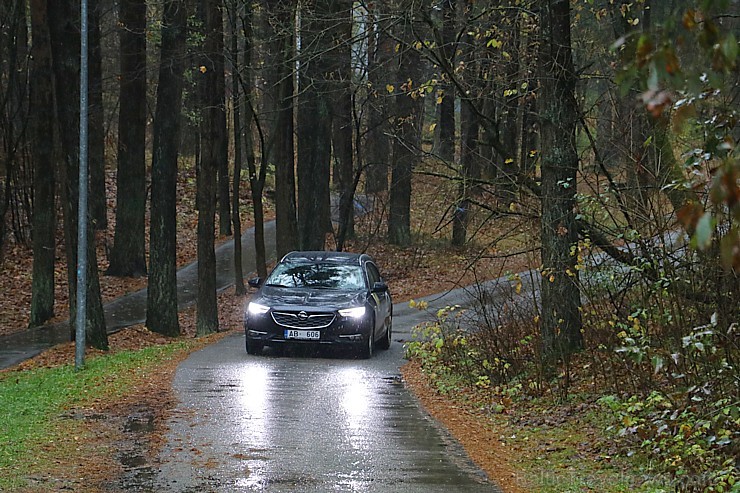 Travelnews.lv apceļo rudenīgo Latviju ar jauno, ekonomisko un ietilpīgo Opel Insignia Sport Tourer 210014